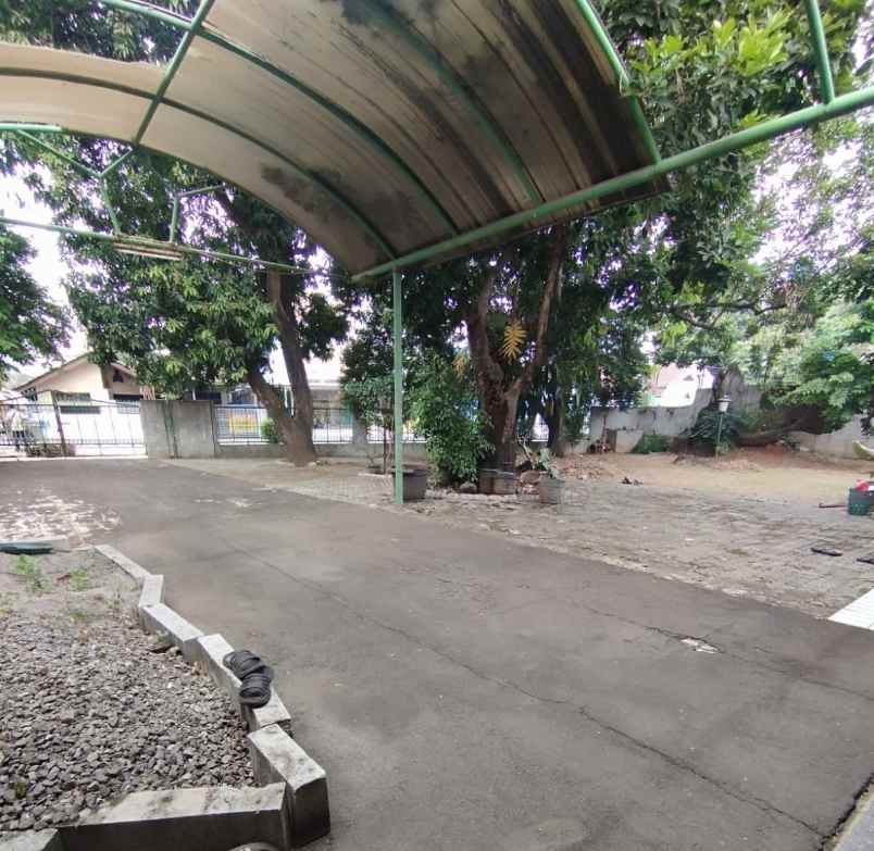 dijual rumah sisi jalan raya