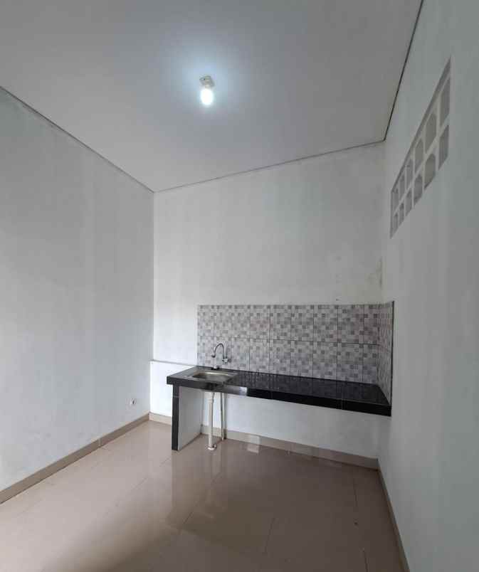 dijual rumah slwman