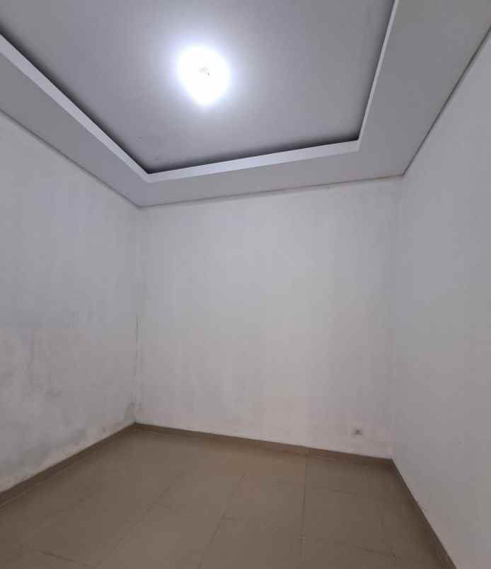 dijual rumah slwman