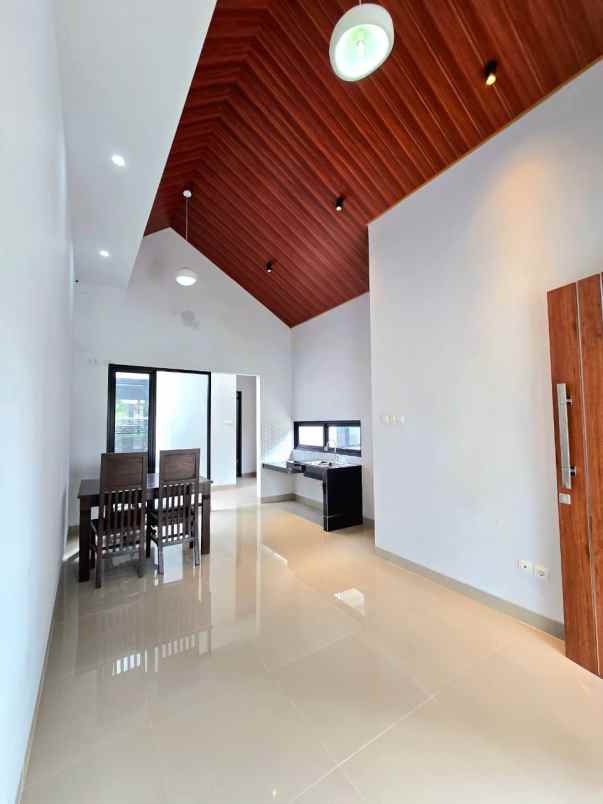 dijual rumah smkn 1 seyegan