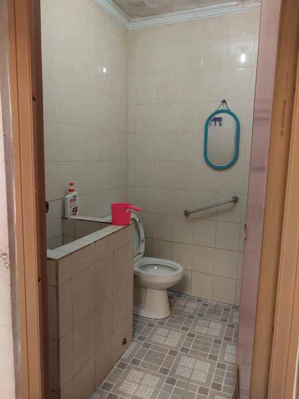 dijual rumah srengseng kembangan