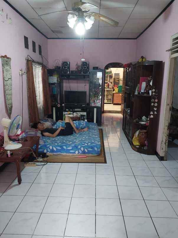 dijual rumah srengseng kembangan