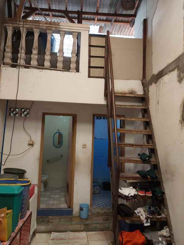 dijual rumah srengseng kembangan