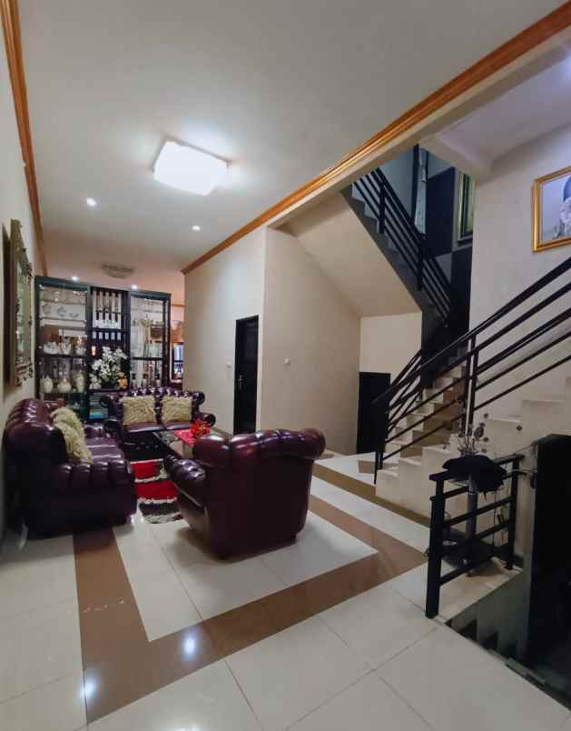 dijual rumah sukabumi utara kebon jeruk