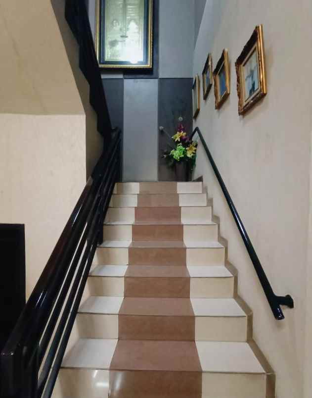 dijual rumah sukabumi utara kebon jeruk