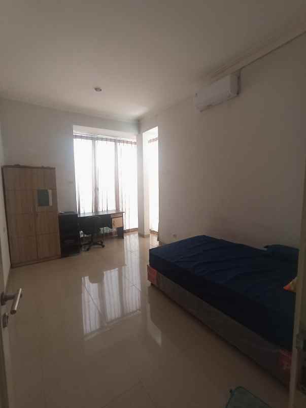 dijual rumah suvarna sutera suka harja