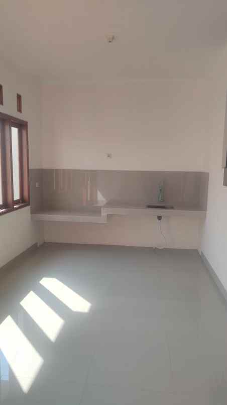 dijual rumah taman persada residence