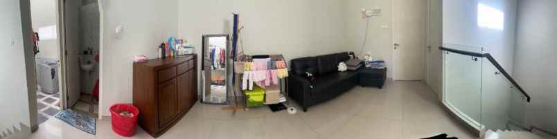 dijual rumah taman sutorejo timur