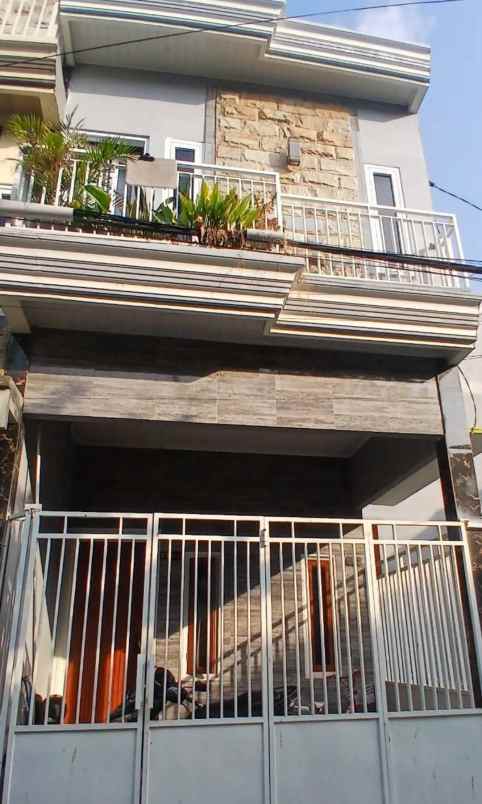 dijual rumah tambaksari surabaya