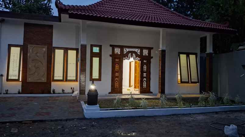 dijual rumah tegalarum kec borobudur