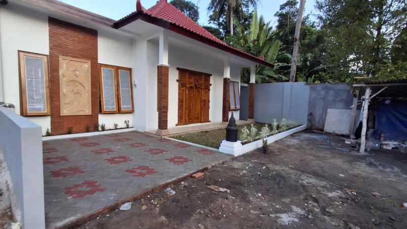 dijual rumah tegalarum kec borobudur