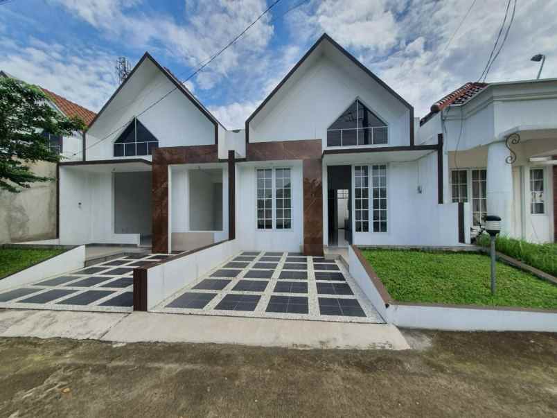dijual rumah tengah kec cibinong