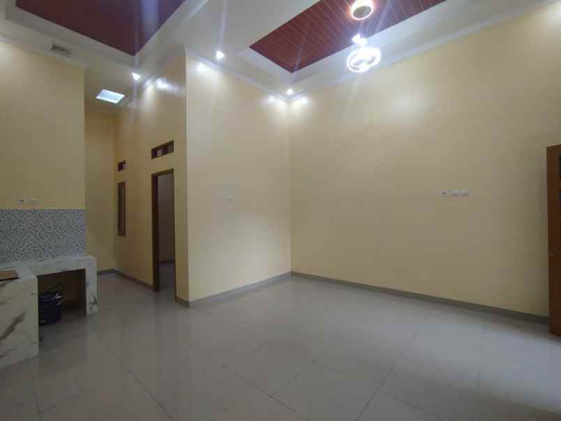 dijual rumah villa gading harapan 3