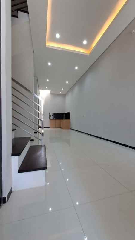 dijual rumah villa kalijudan indah