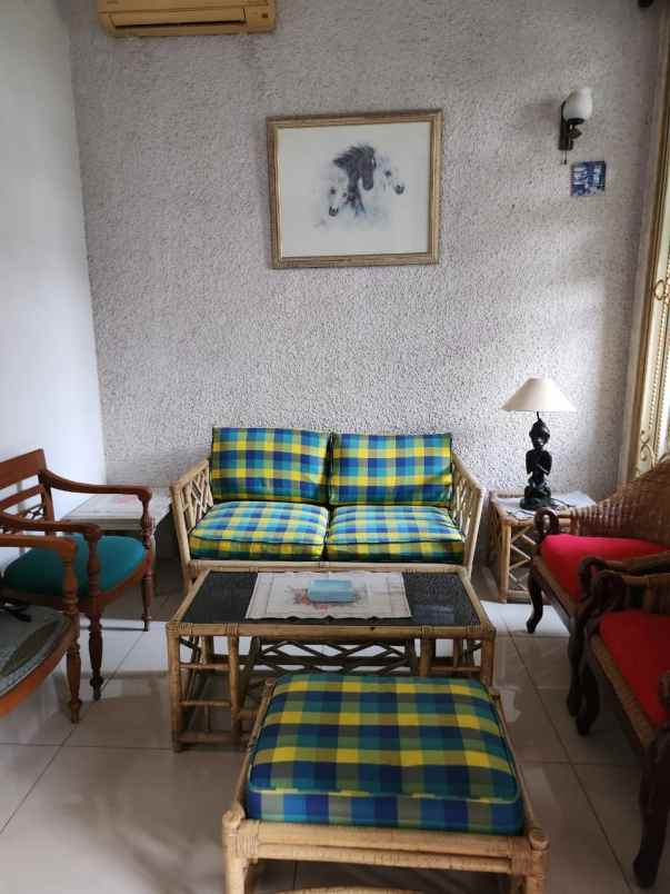 dijual rumah villa permata gading