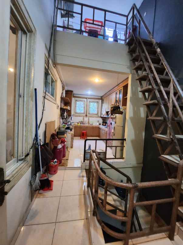 dijual rumah villa permata gading