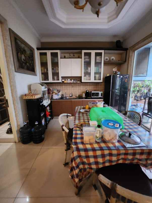 dijual rumah villa permata gading