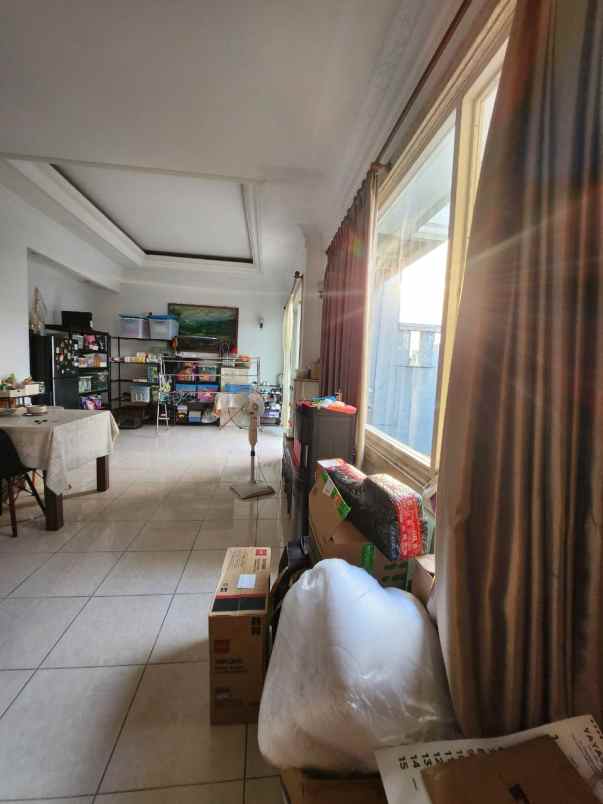 dijual rumah villa permata gading