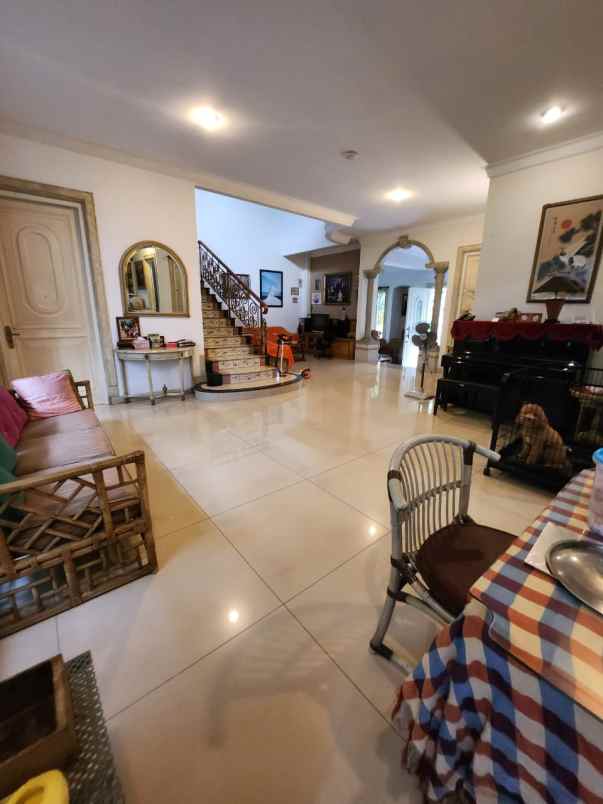 dijual rumah villa permata gading