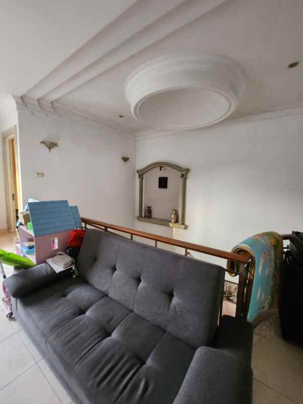 dijual rumah villa permata gading