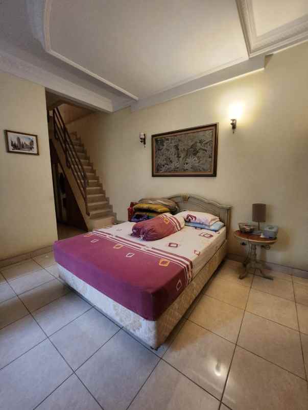 dijual rumah villa permata gading