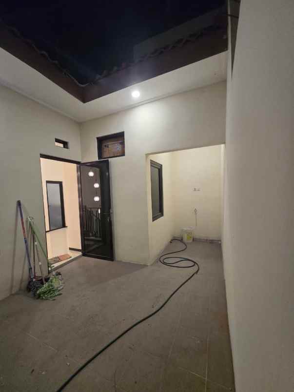 dijual rumah wiguna