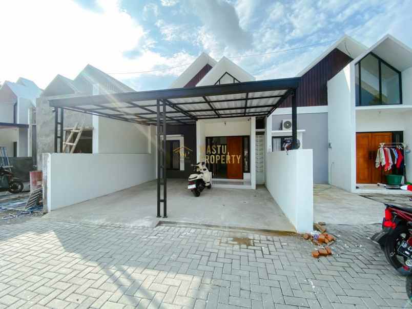 dijual rumah wirokerten