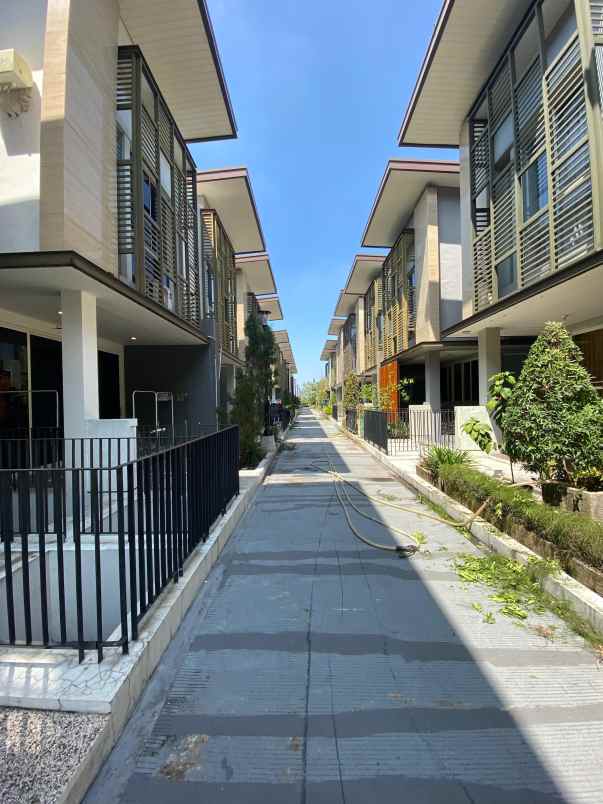 dijual rumah wisata bukit mas