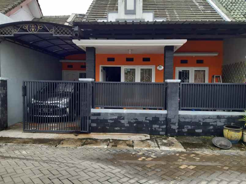 dijual siap huni rumah minimalis di janti kota malang