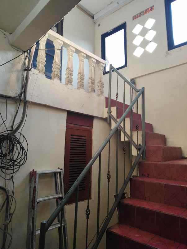 dijual tanah jalan raya cililitan besar
