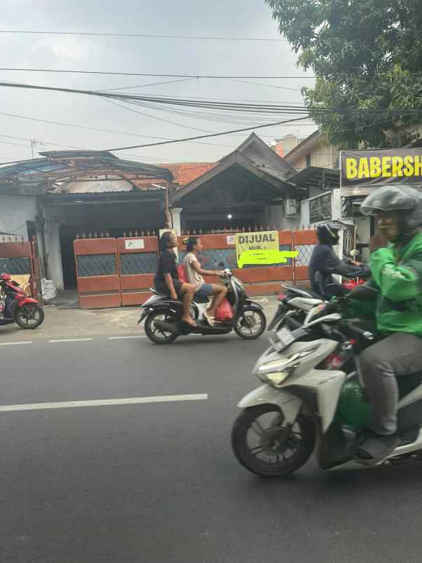 dijual tanah jalan raya cililitan besar