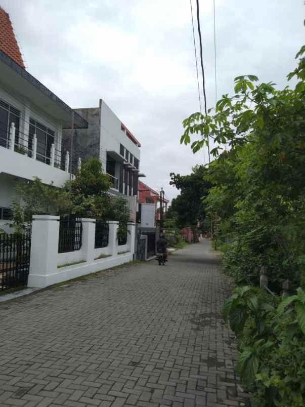 dijual tanah luas bonus bangunan