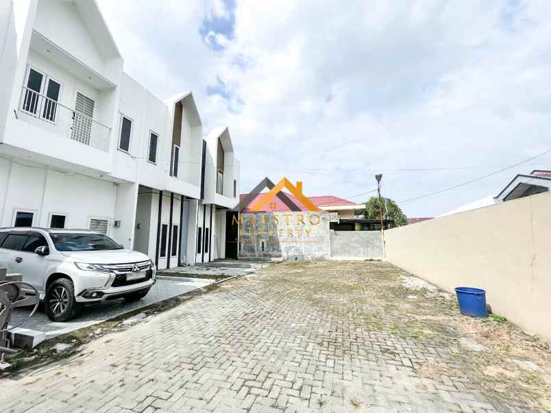 dijual villa jalan karya guru sinumba ii