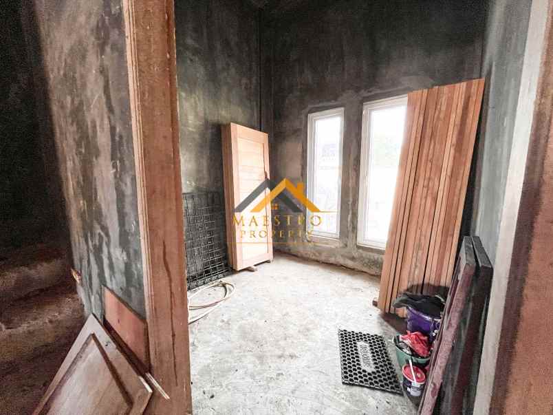 dijual villa jalan karya guru sinumba ii
