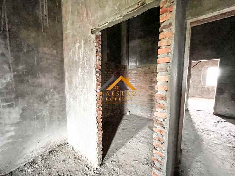 dijual villa jalan karya guru sinumba ii