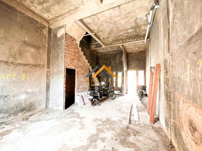 dijual villa jalan karya guru sinumba ii