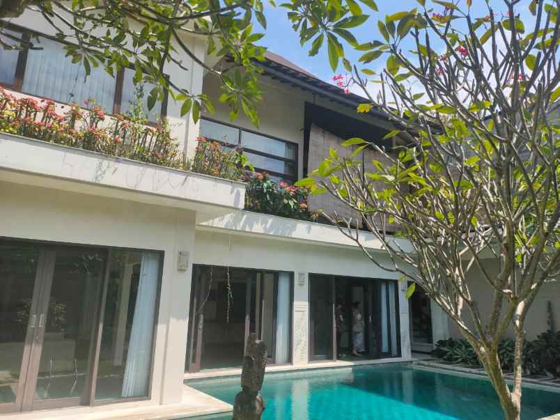 Dijual Villa Lantai 2 Dekat Pantai Mertasari Sanur Bali