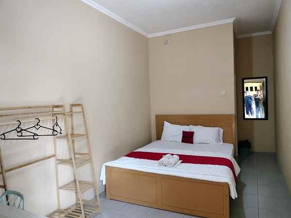 dijual villa jl saman utara tanjung