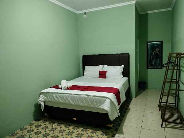 dijual villa jl saman utara tanjung