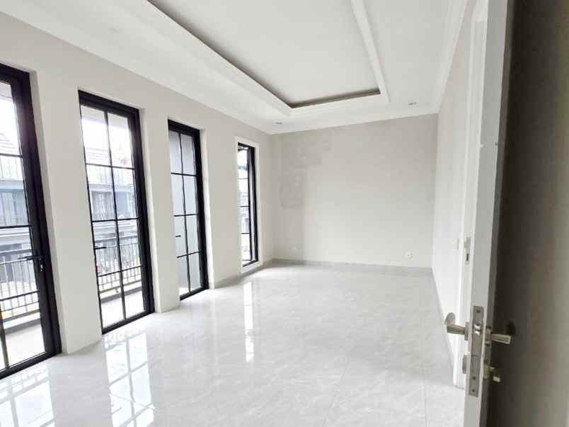 dijual villa komp citraland gama city