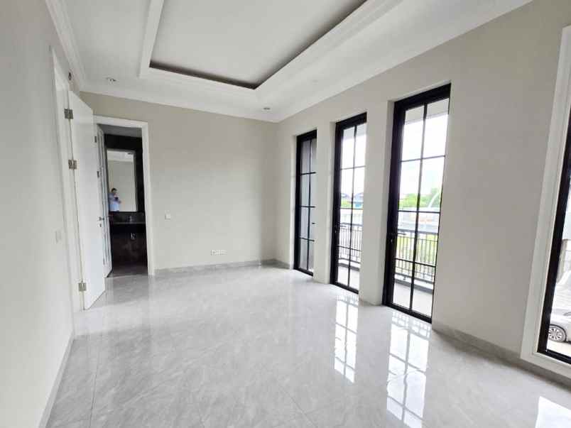 dijual villa komp citraland gama city