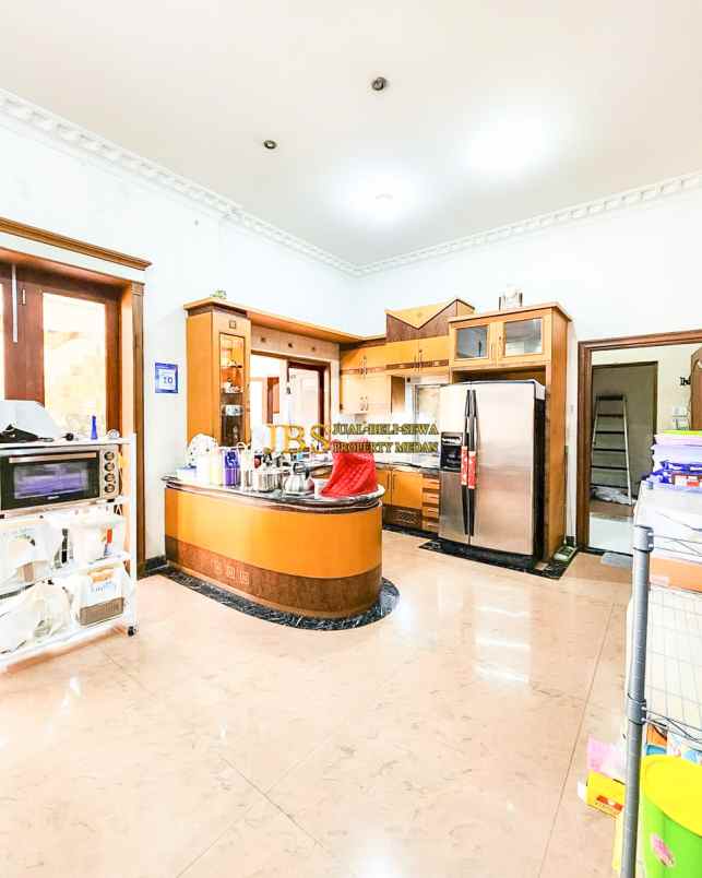 dijual villa komplek grand polonia row