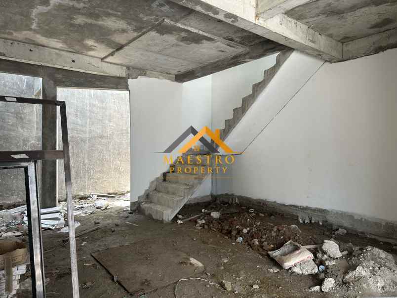 dijual villa komplek jewel garden jalan