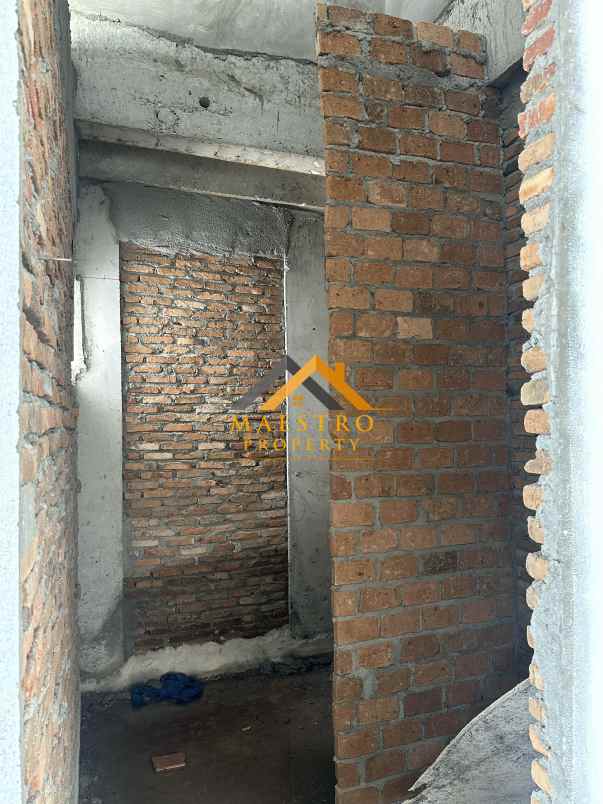 dijual villa komplek jewel garden jalan