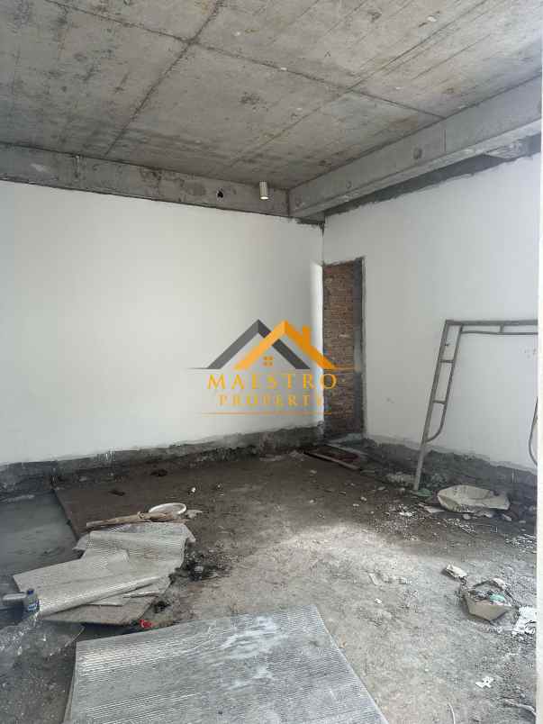 dijual villa komplek jewel garden jalan