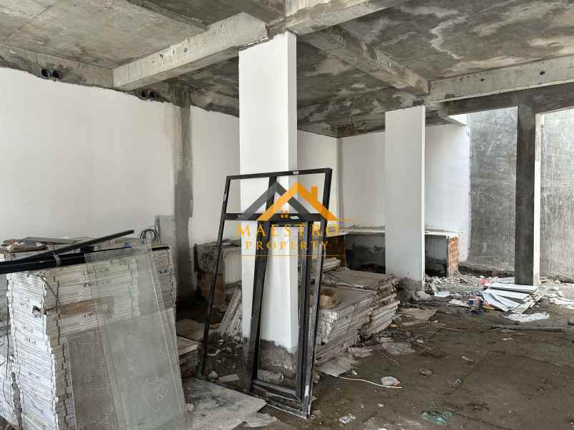 dijual villa komplek jewel garden jalan