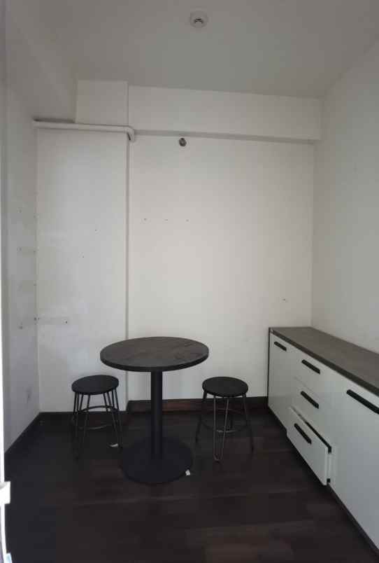 disewakan apartemen green pramuka city tower scarleet