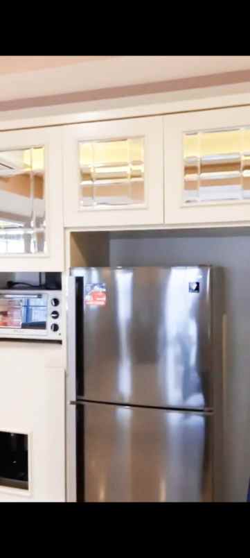 disewakan apartemen the peak lantai 20 surabaya