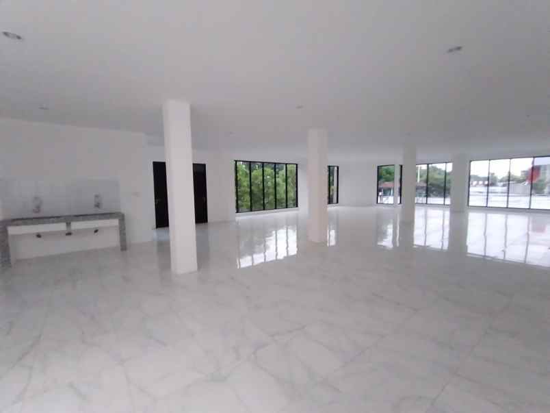 disewakan bangunan raya kenjeran surabaya