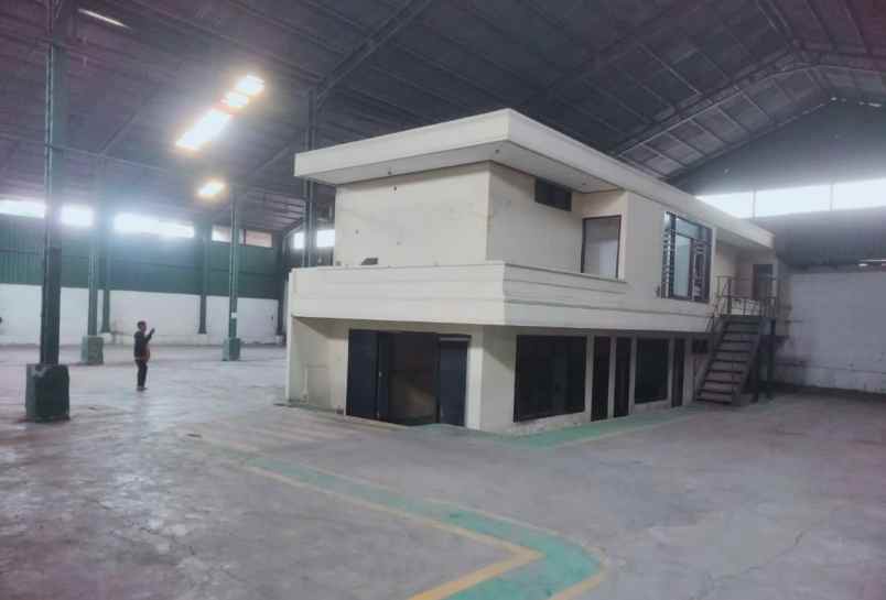 disewakan gudang di jl raya narogong kota bekasi